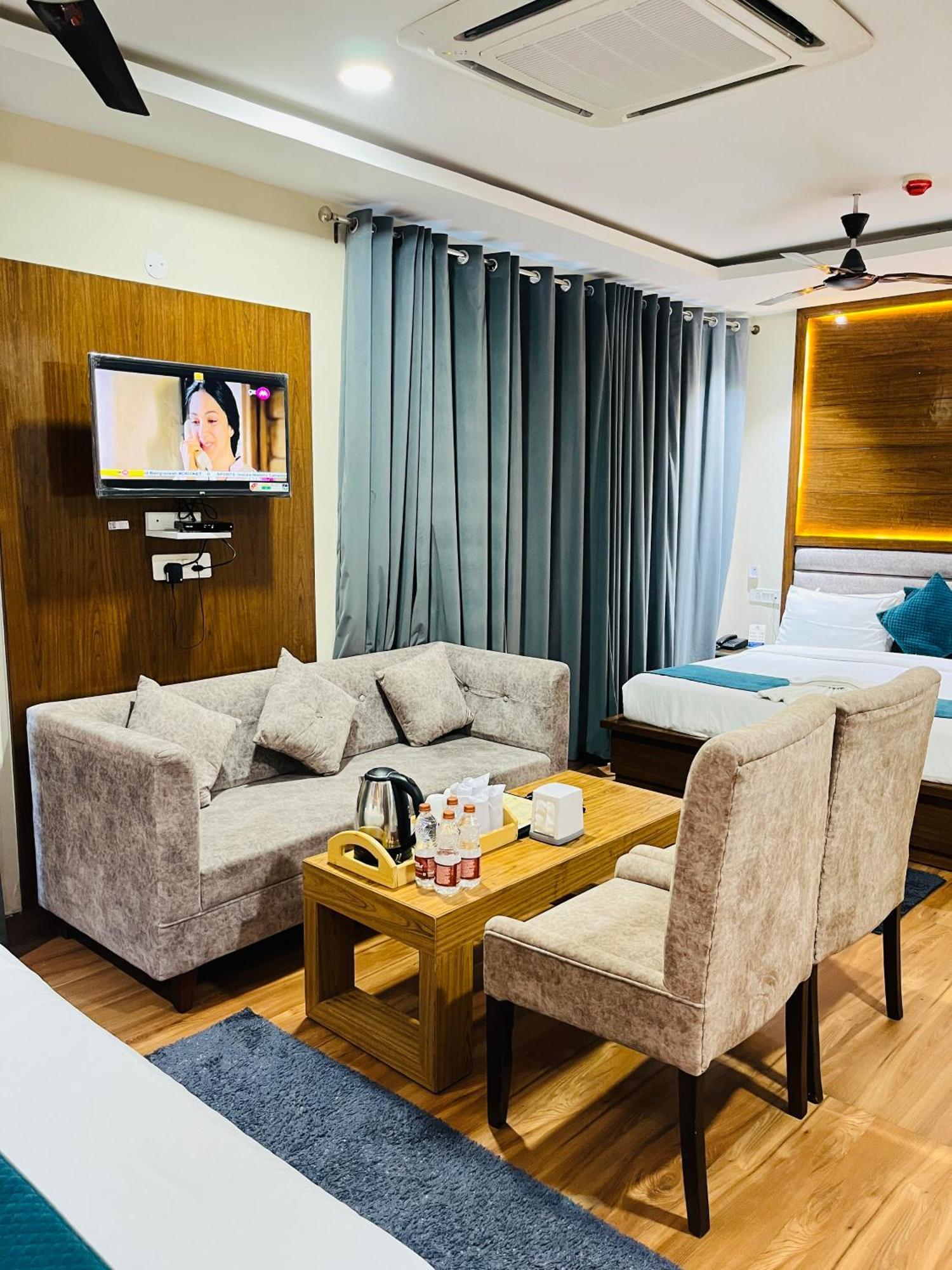Affluence Hotel Kharar Экстерьер фото